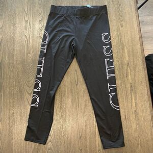 NWOT Guess Black Cropped Capri Leggings Logo Print Size L